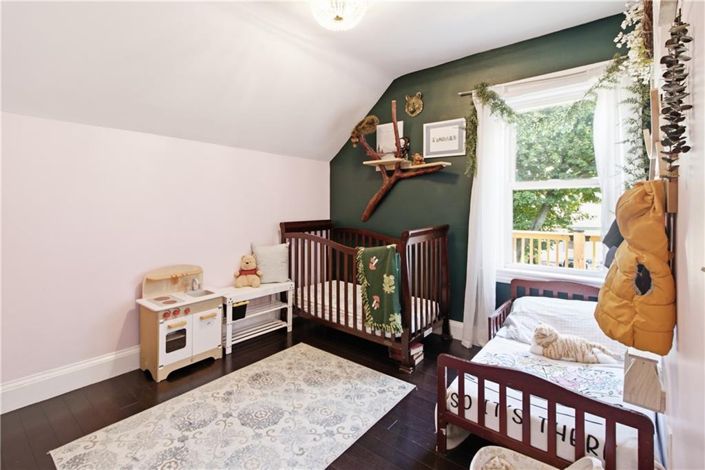 26 Oakland Avenue Property Photo 9