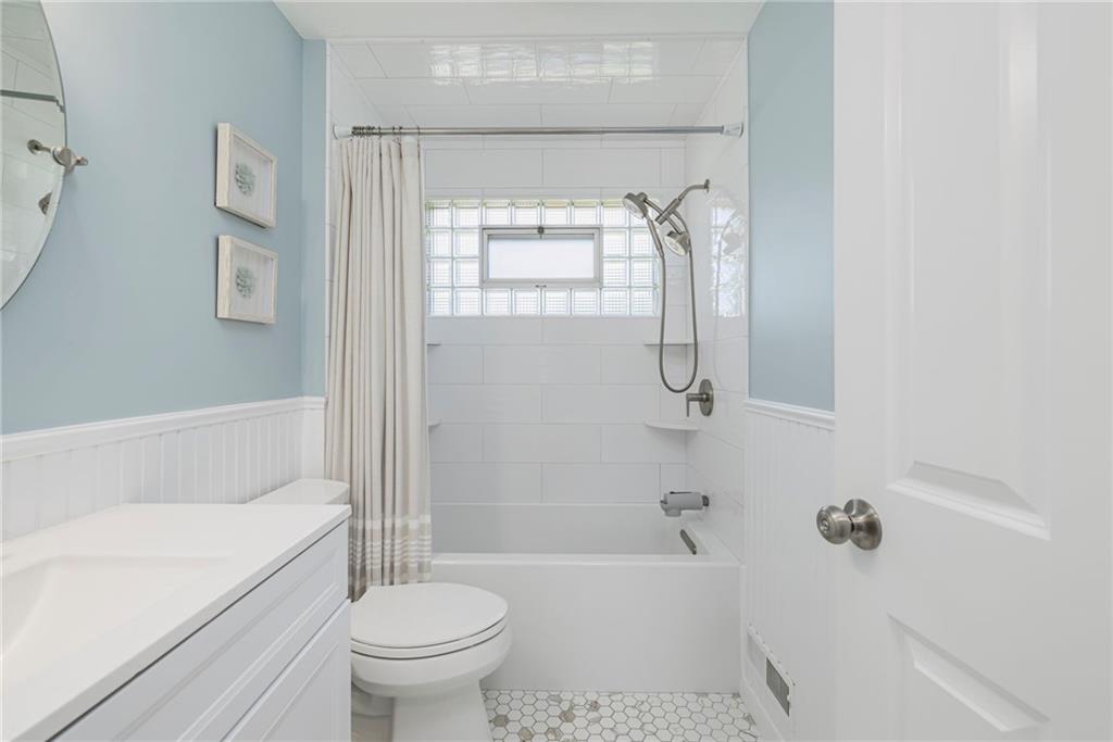 135 Beverly Road Property Photo 8