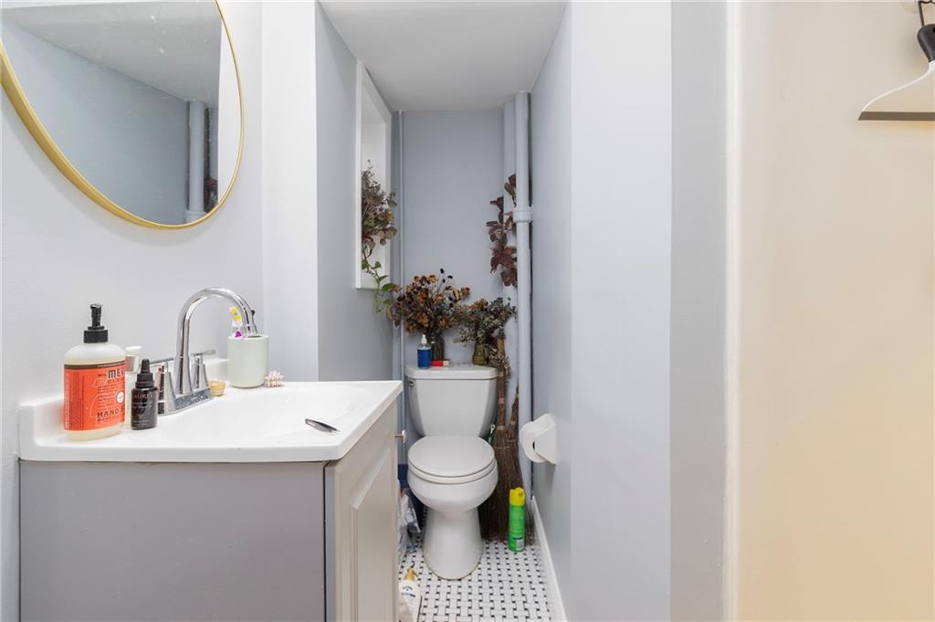 74 John Street Property Photo 8