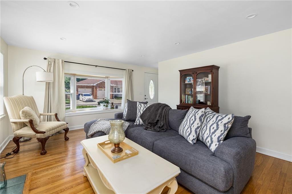 7 Woodbine Street Property Photo 6