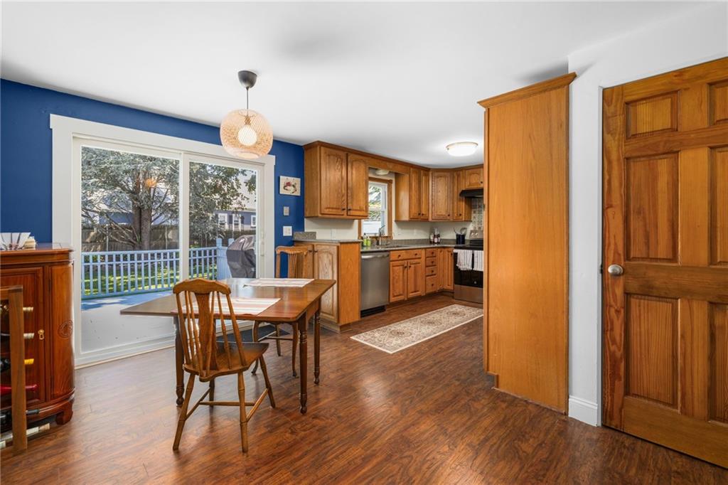 7 Woodbine Street Property Photo 10