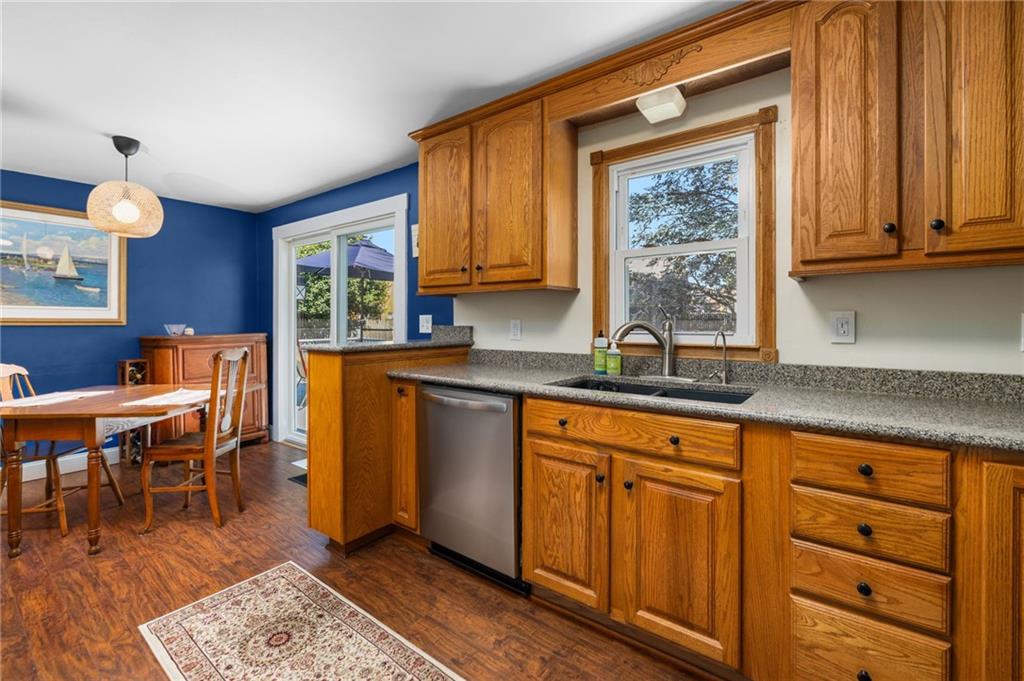 7 Woodbine Street Property Photo 12