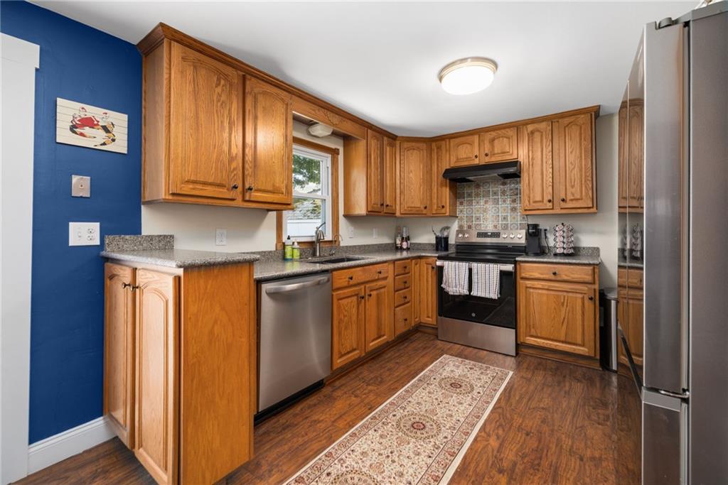 7 Woodbine Street Property Photo 13