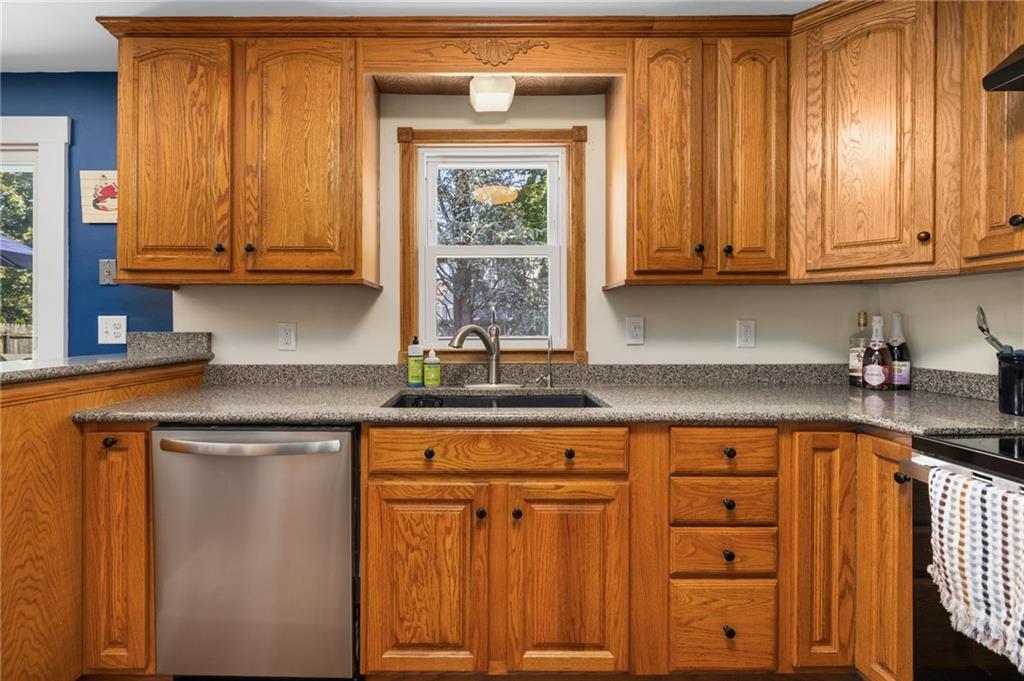 7 Woodbine Street Property Photo 14