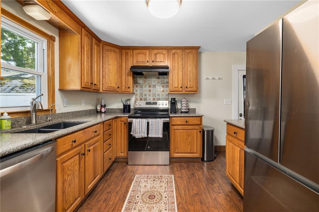 7 Woodbine Street Property Photo 15