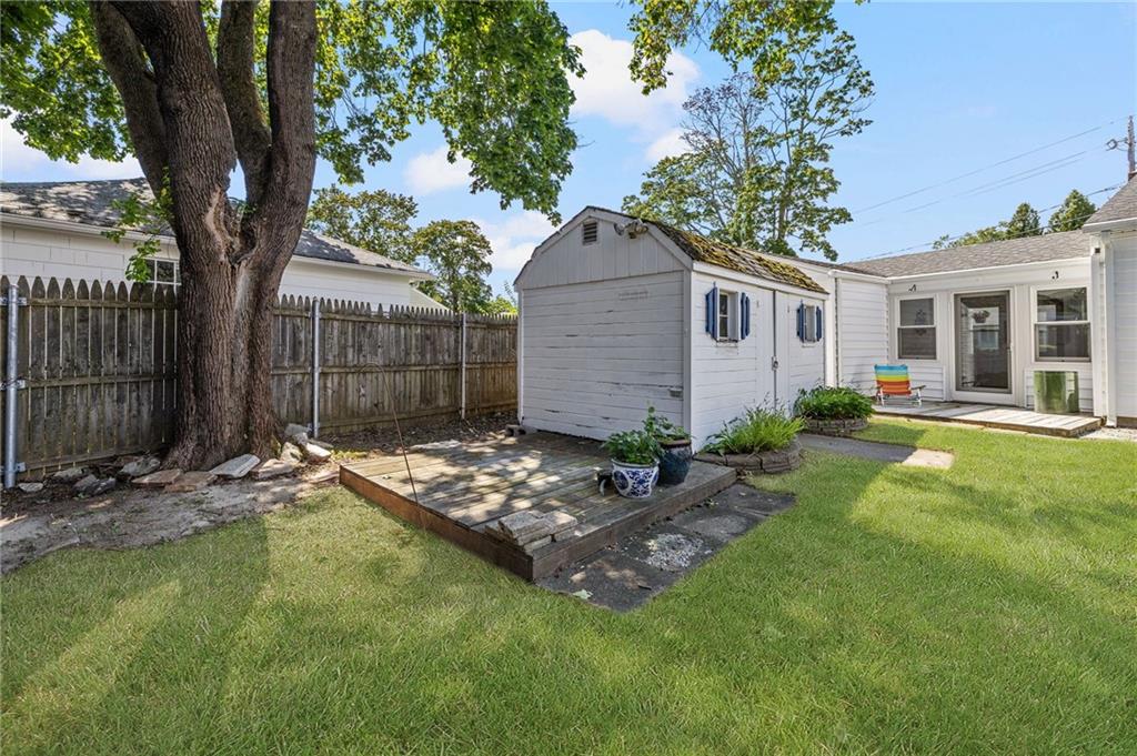7 Woodbine Street Property Photo 44