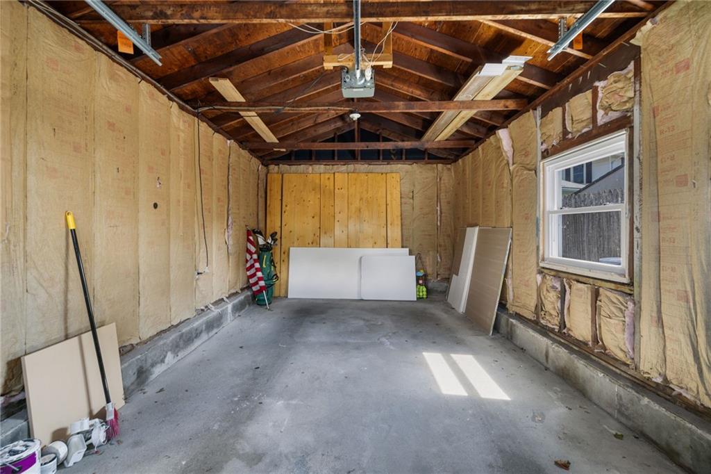 7 Woodbine Street Property Photo 48