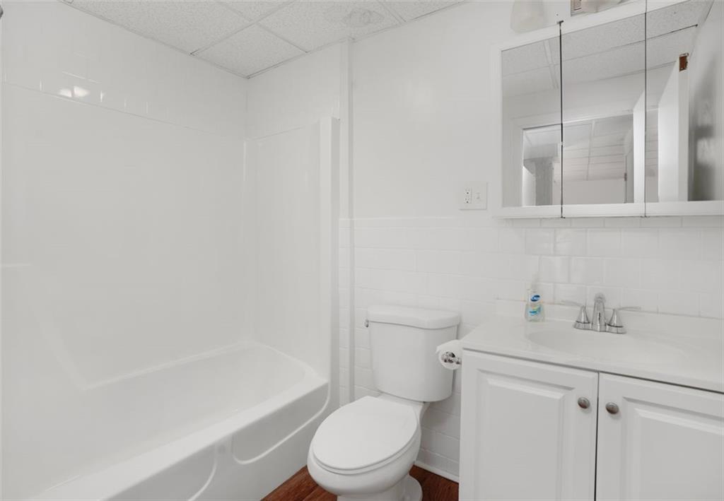 47 Kingsland Court Unit 6b Property Photo 20