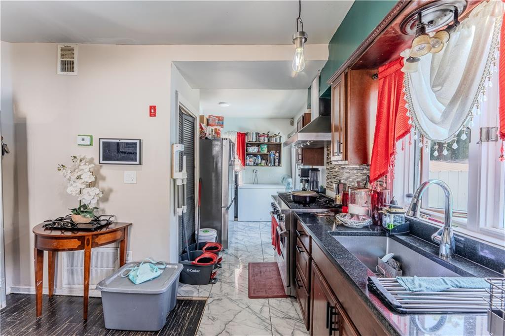 93 Ohio Avenue Property Photo 14