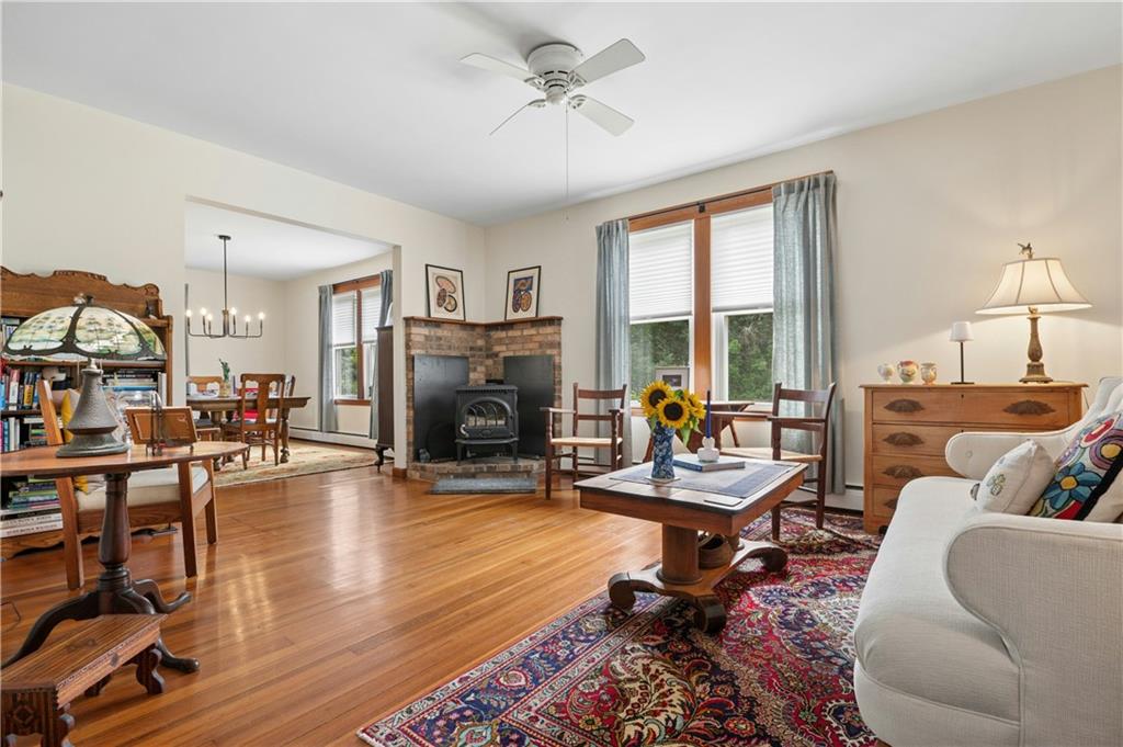 29 Howland Avenue Property Photo 7