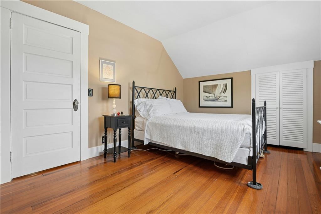 29 Howland Avenue Property Photo 28