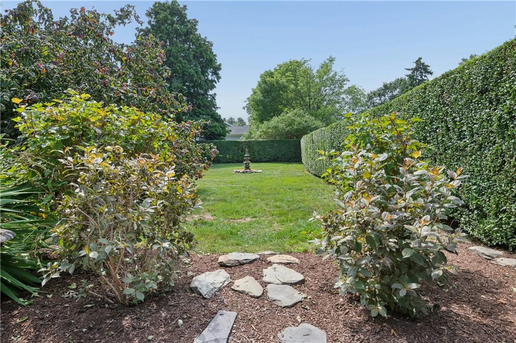 29 Howland Avenue Property Photo 35