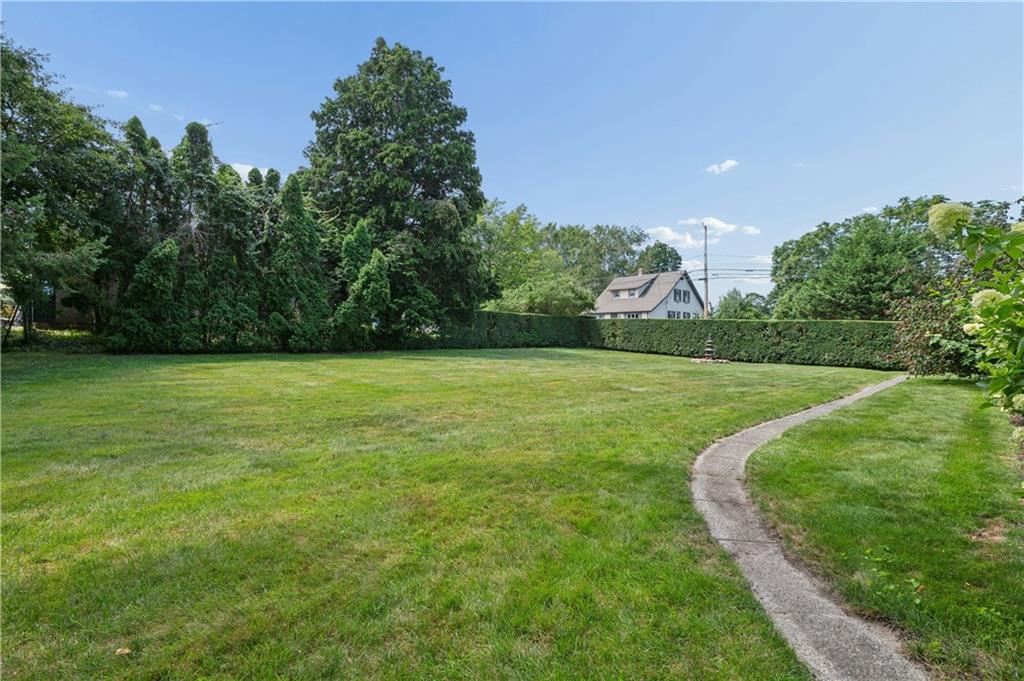 29 Howland Avenue Property Photo 40