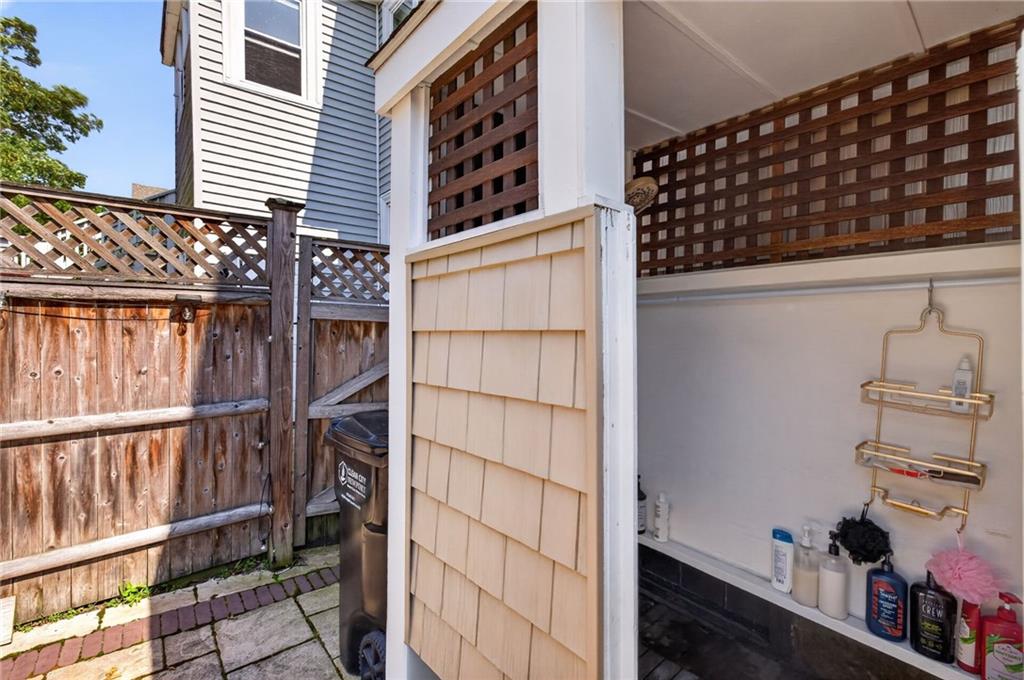 26 Lee Avenue Property Photo 6