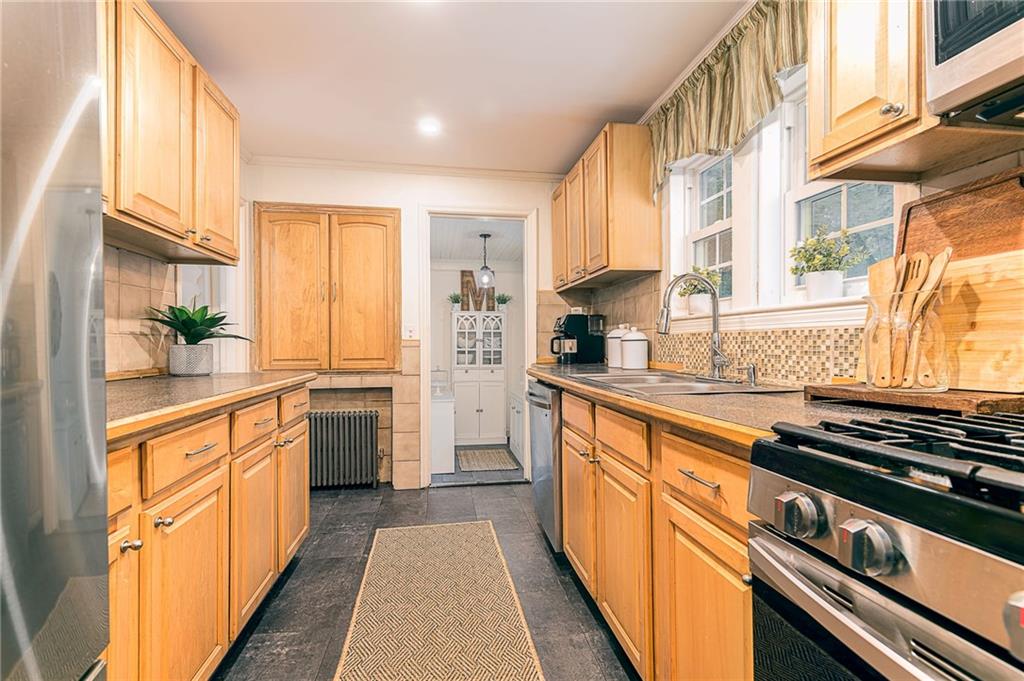1149 Greenwich Avenue Property Photo 9