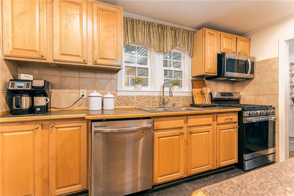 1149 Greenwich Avenue Property Photo 10