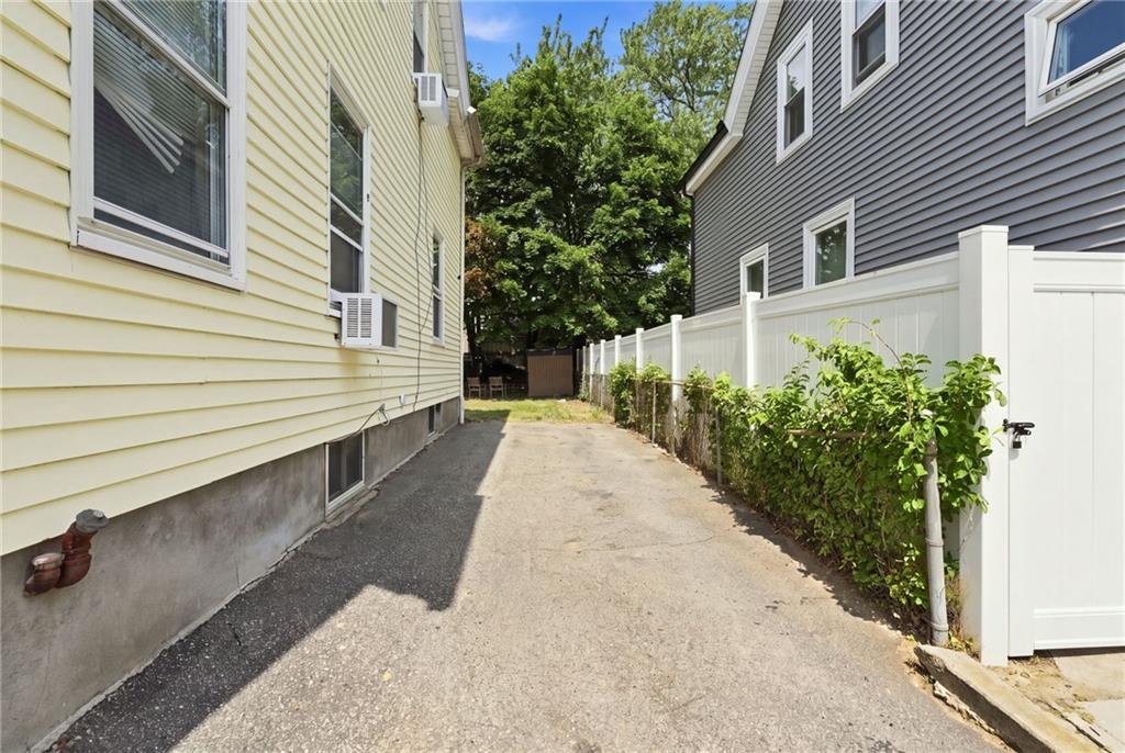 185 Vermont Avenue Property Photo 22