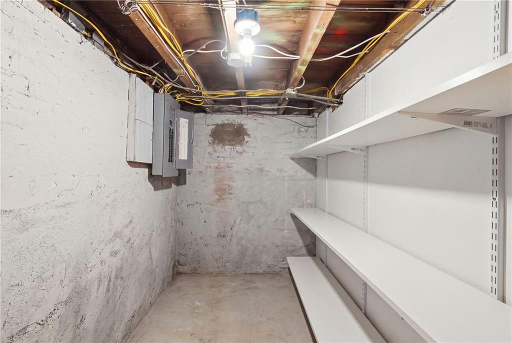 185 Vermont Avenue Property Photo 38