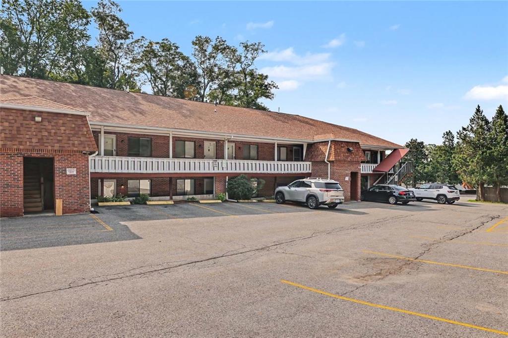 569 Smithfield Road Unit 9 Property Photo 2