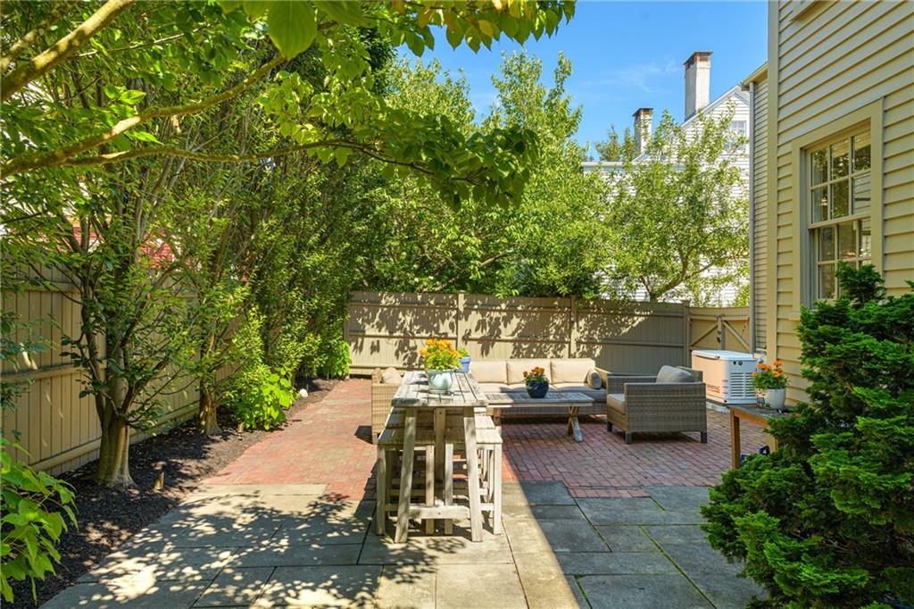 41 Elm Street Property Photo 33