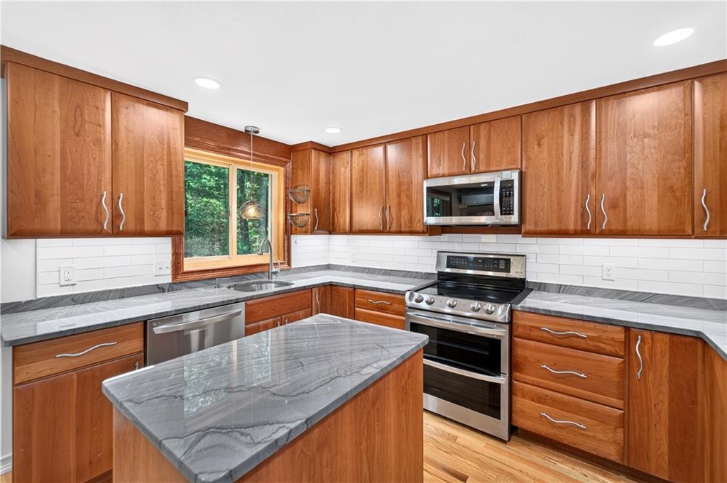 280 Shannock Road Property Photo 10