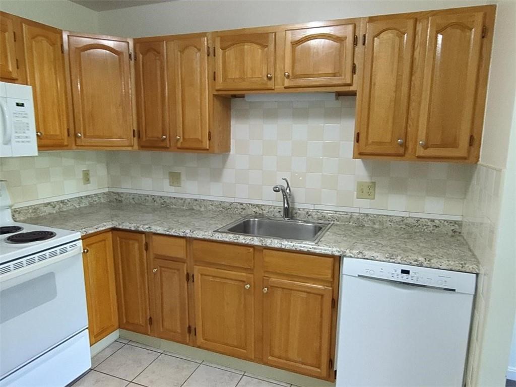 196 Old River Road Unit 5d Property Photo 4
