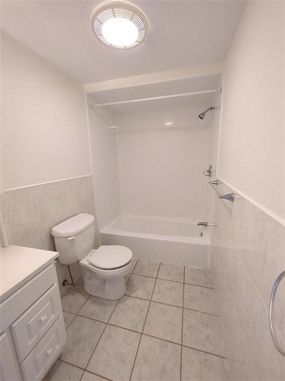 196 Old River Road Unit 5d Property Photo 9