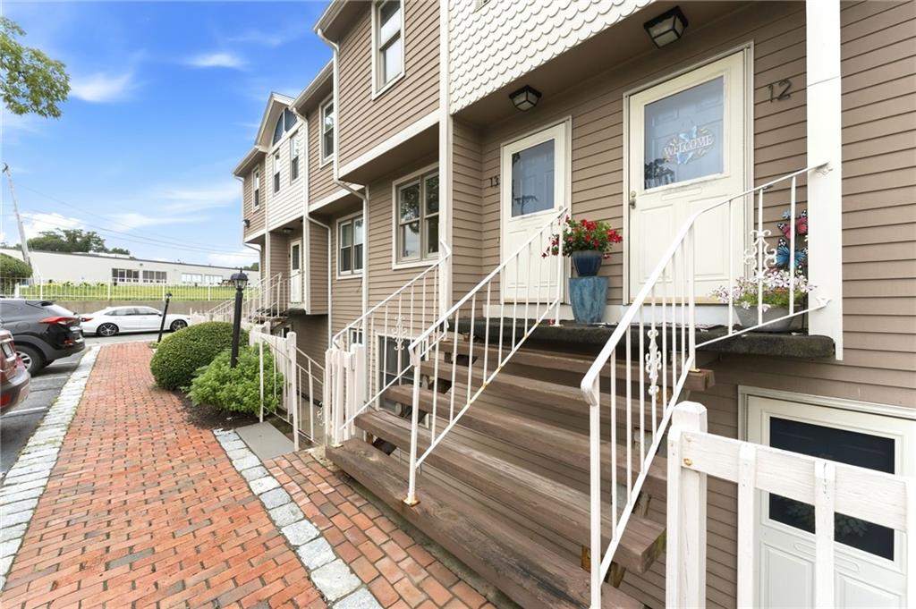 3399 Post Road Unit 13 Property Photo 3