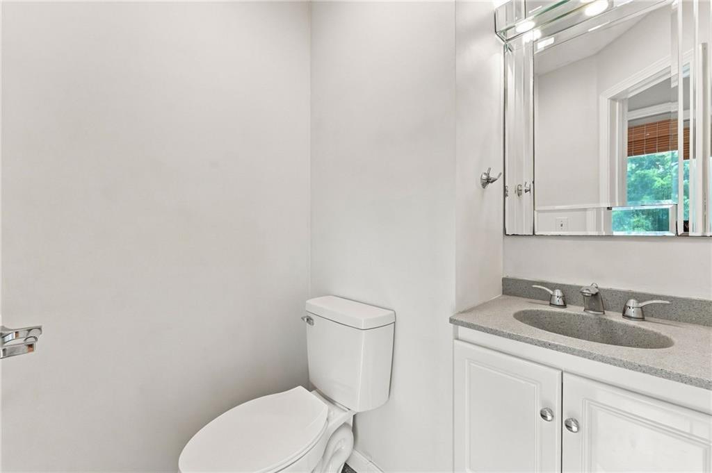 3399 Post Road Unit 13 Property Photo 16
