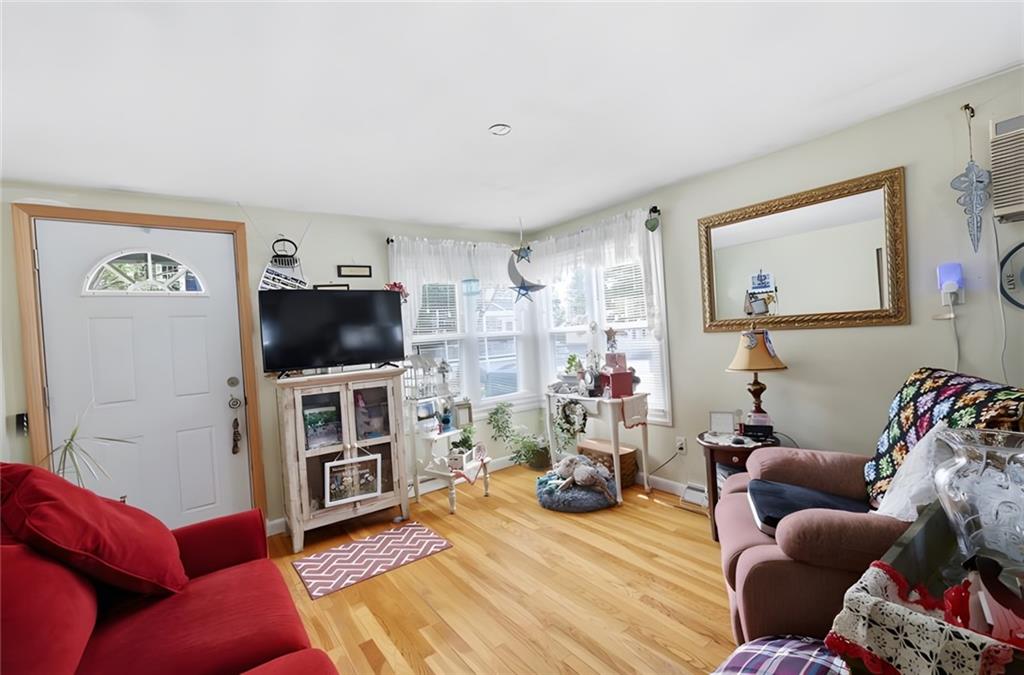 19 Peace Street Property Photo 2