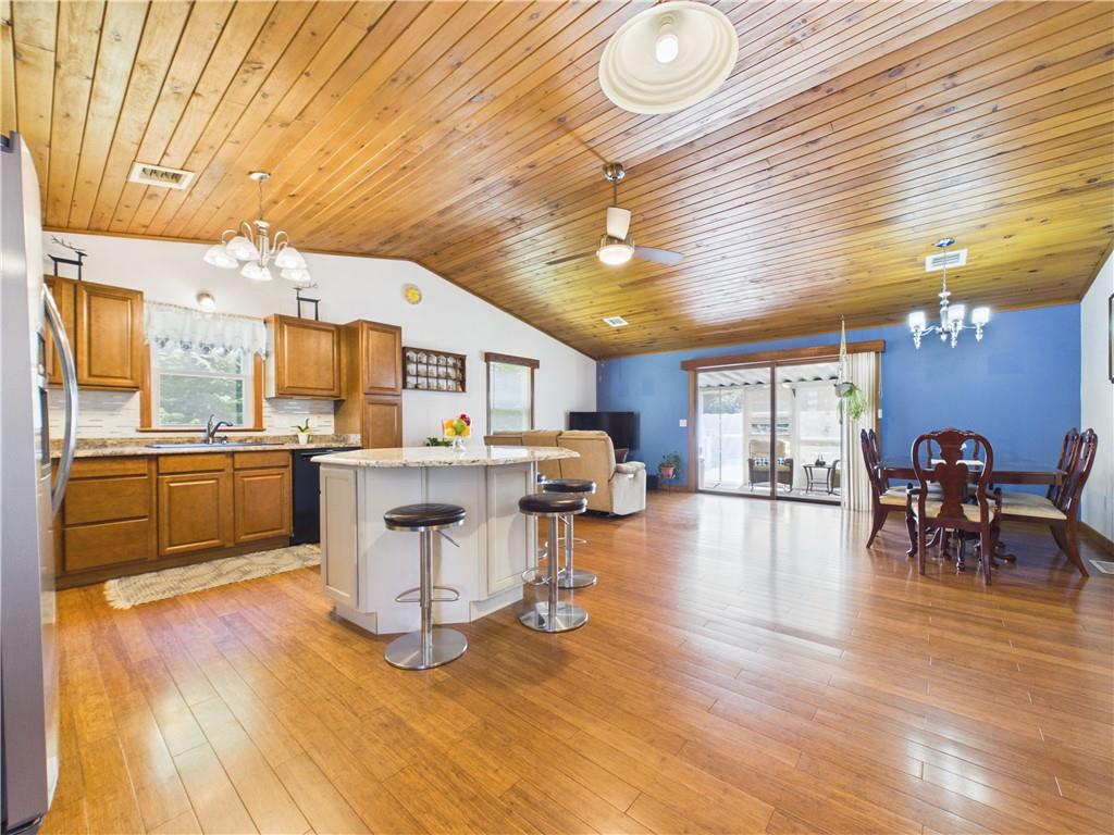 615 Taunton Avenue Property Photo 2