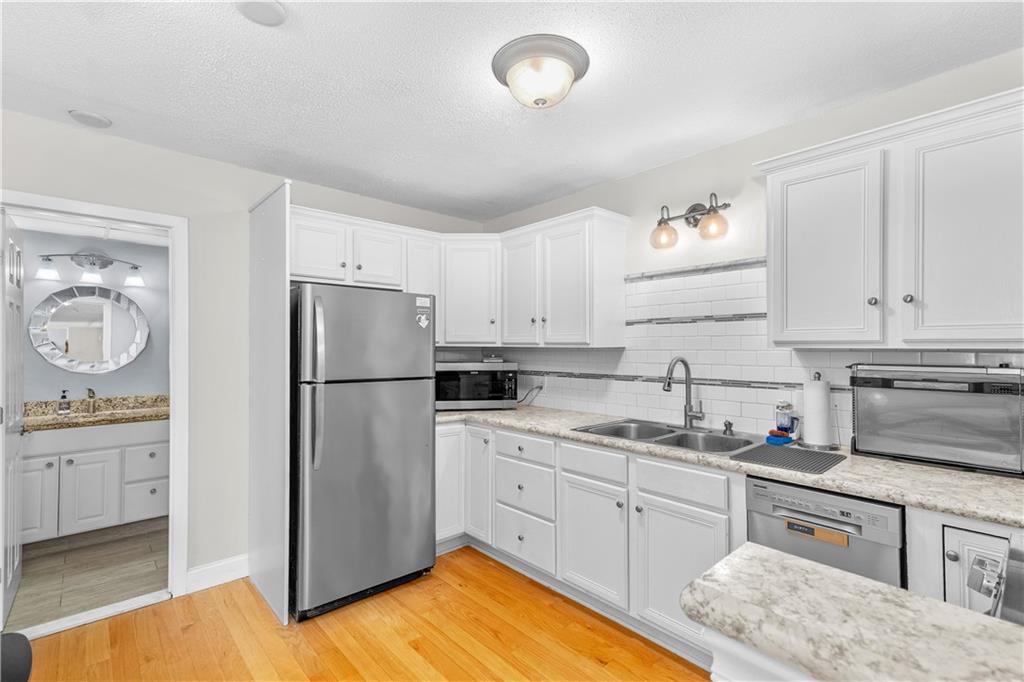 4430 Post Road Unit E65 Property Photo 10