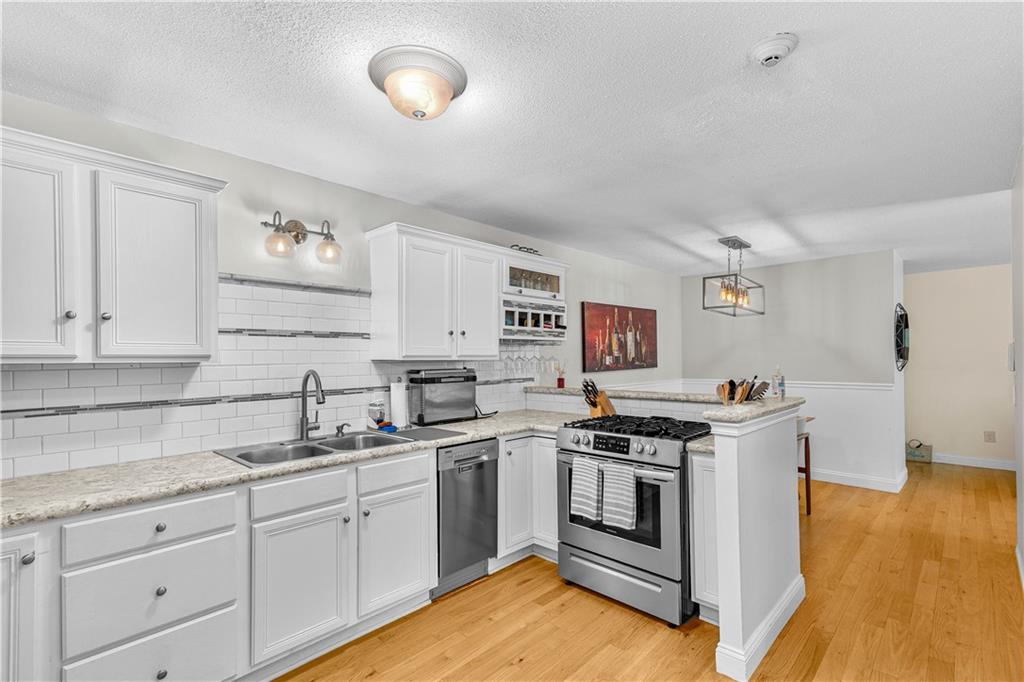 4430 Post Road Unit E65 Property Photo 11