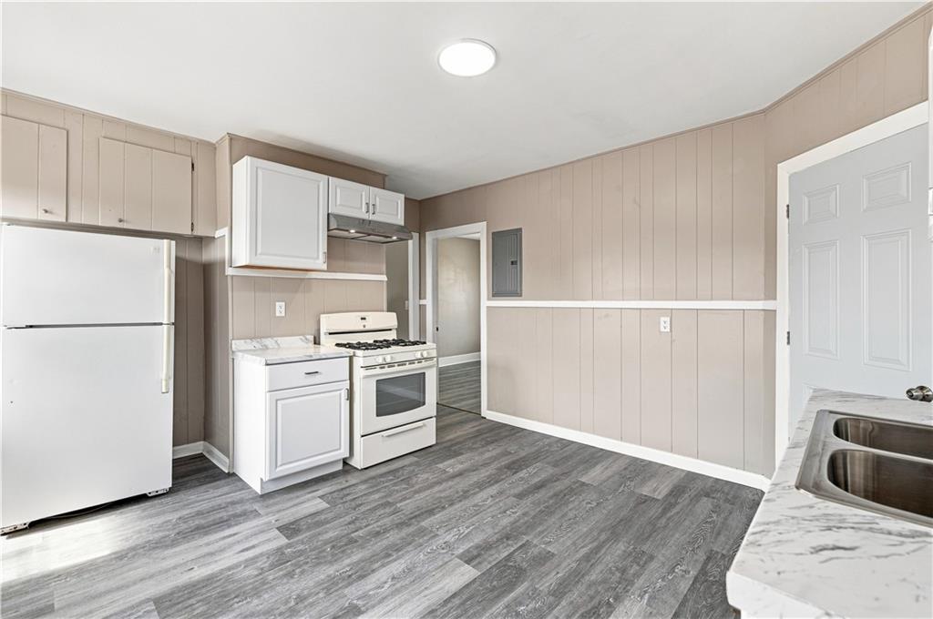 16 Deborah Street Property Photo 46
