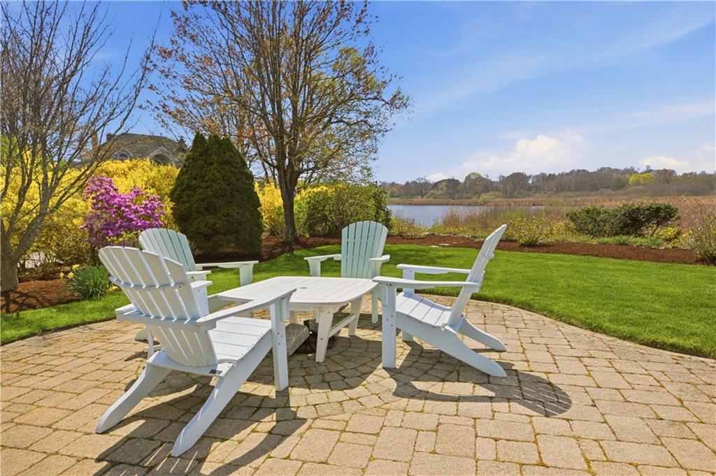 8 Key Court Property Photo 4