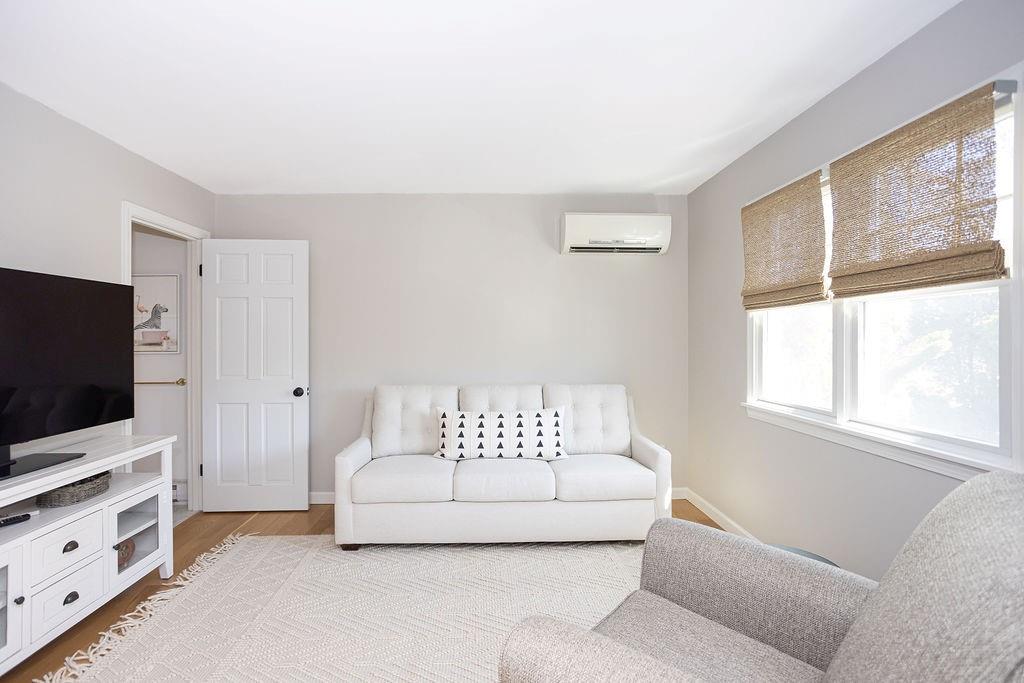 8 Key Court Property Photo 30