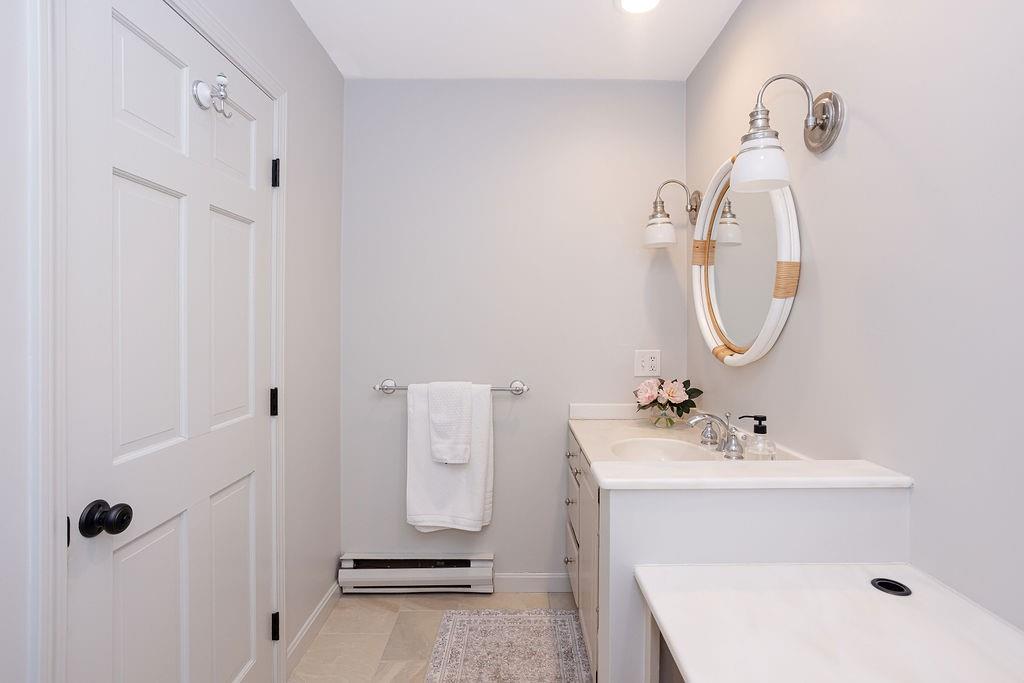 8 Key Court Property Photo 43