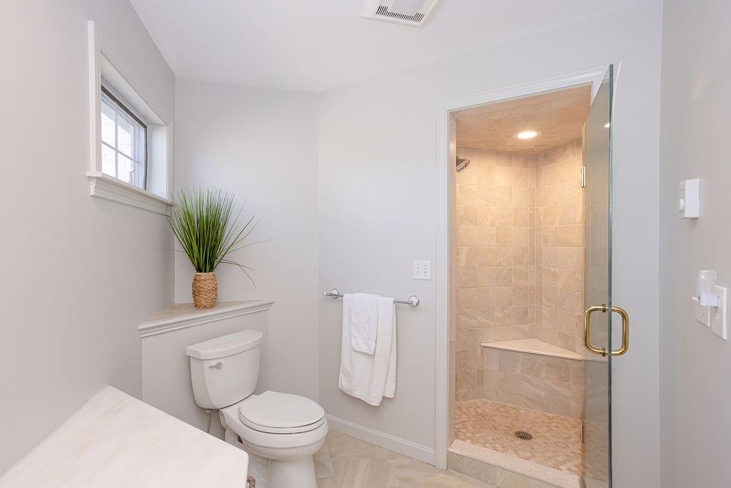 8 Key Court Property Photo 44