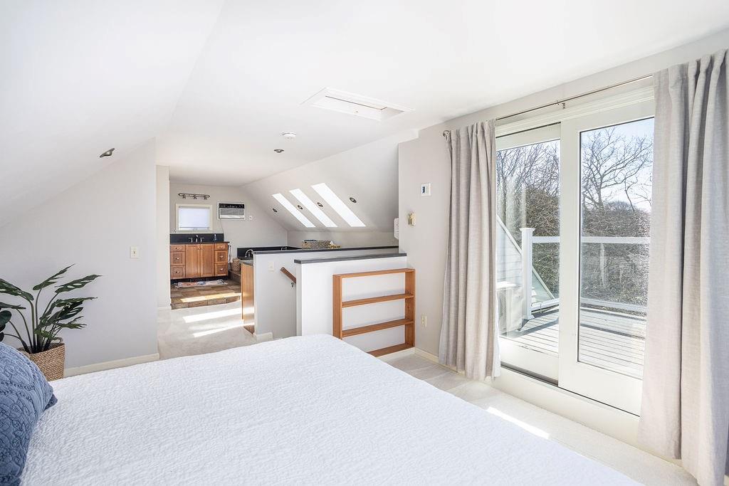 8 Key Court Property Photo 46