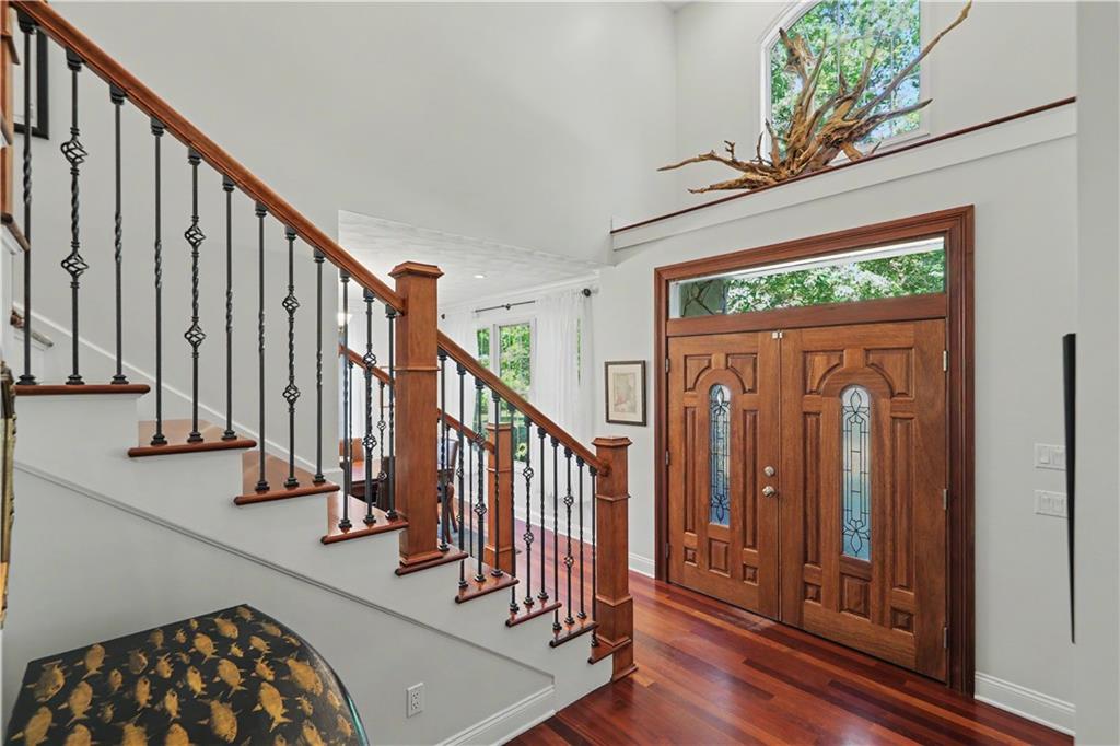 555 Carpenter Lane Property Photo 8