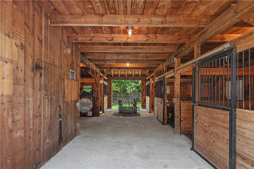 555 Carpenter Lane Property Photo 35