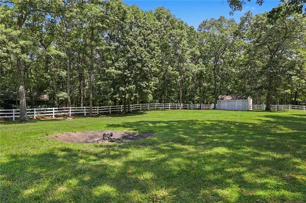 555 Carpenter Lane Property Photo 38