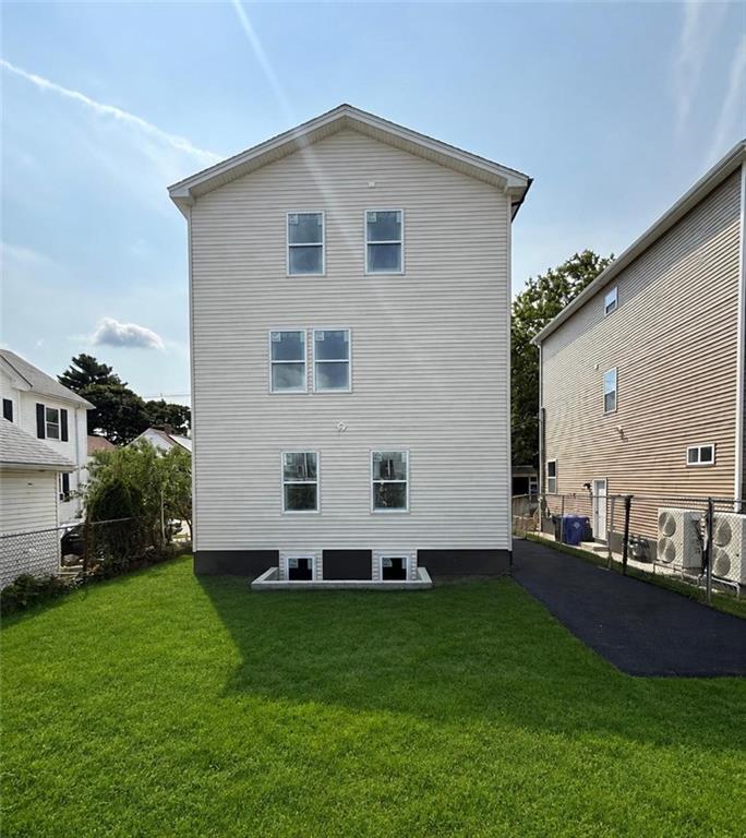 259 California Avenue Property Photo 4