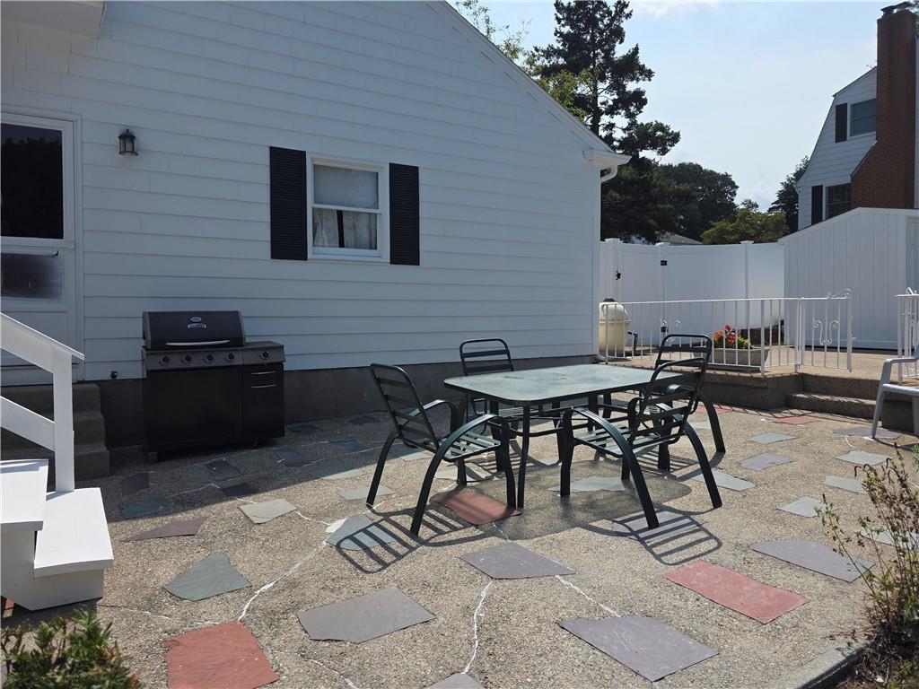 10 Surrey Lane Property Photo 7