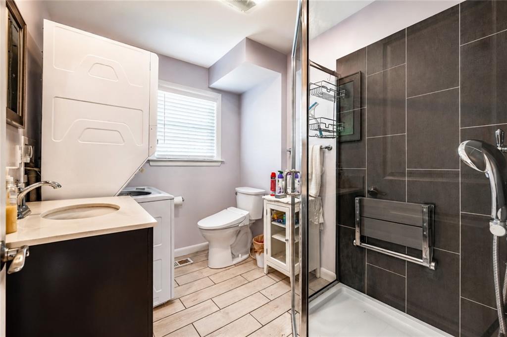 10 Surrey Lane Property Photo 15