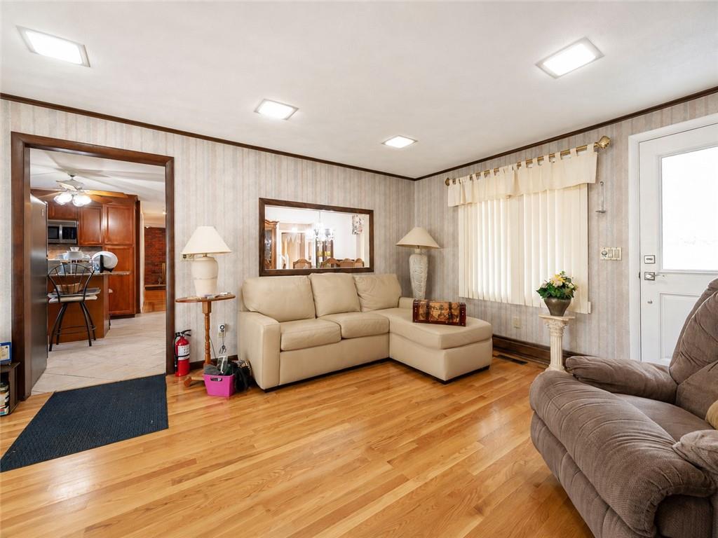 10 Surrey Lane Property Photo 18