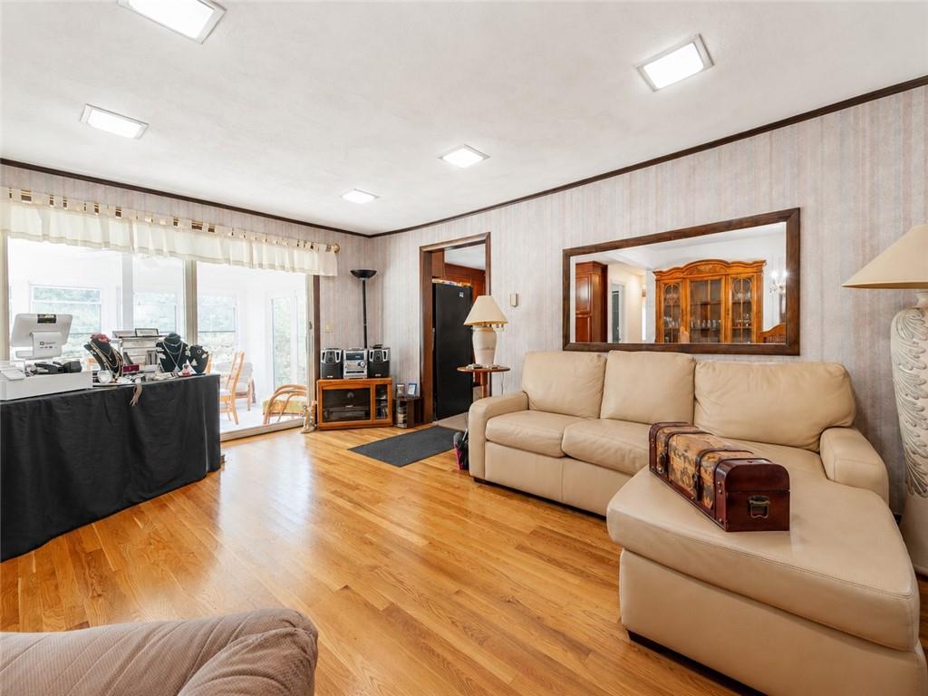 10 Surrey Lane Property Photo 19