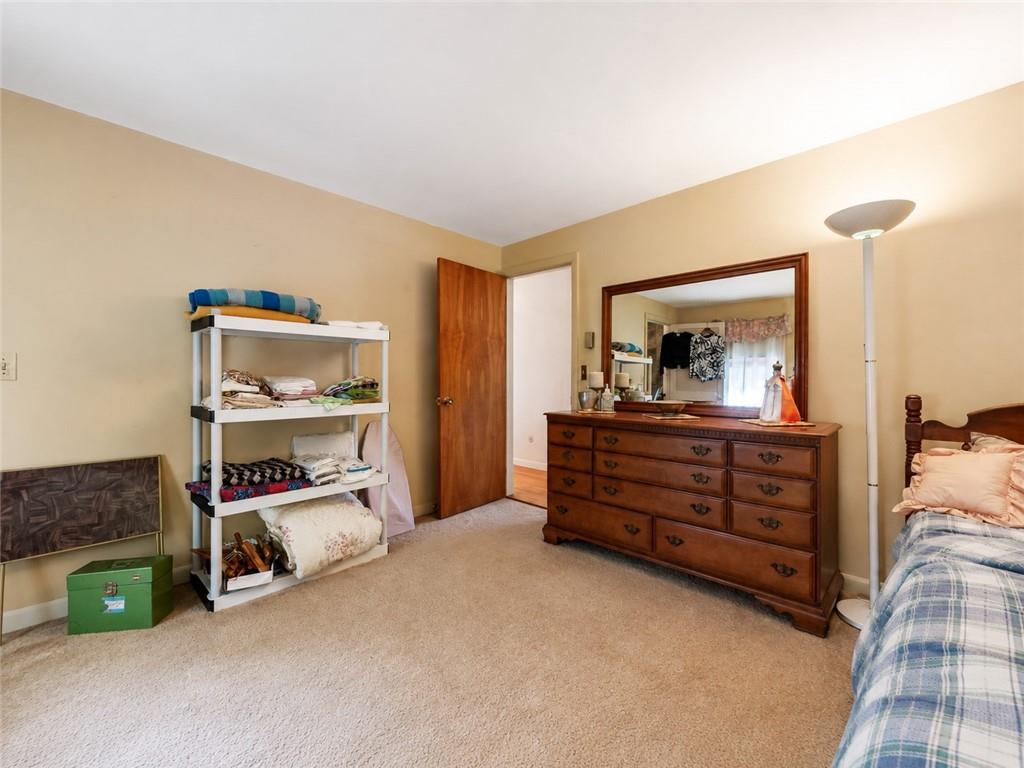 10 Surrey Lane Property Photo 34