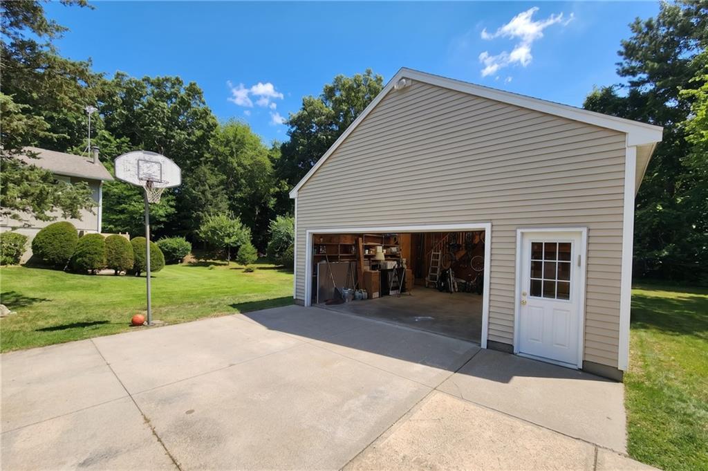 55 Holly Road Property Photo 28
