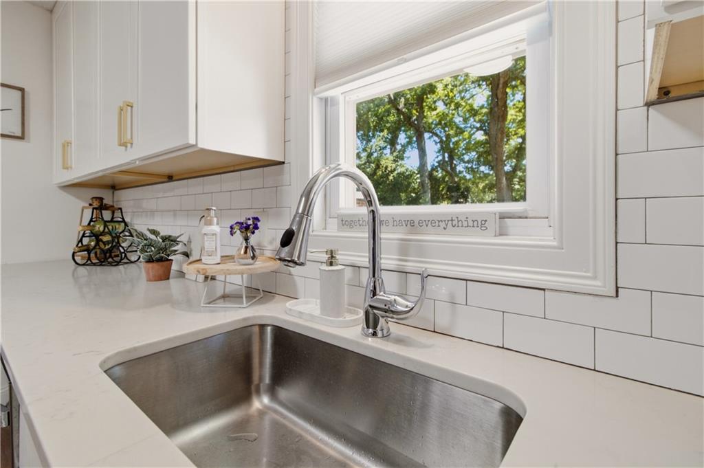 16 Minnesota Street Property Photo 18